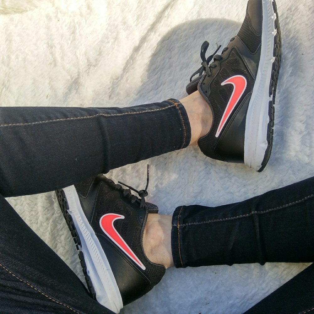 Nwt Nike women's downshifter 6 size 7